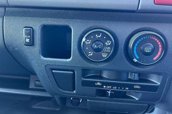 2011 Toyota Hiace Commuter KDH223R