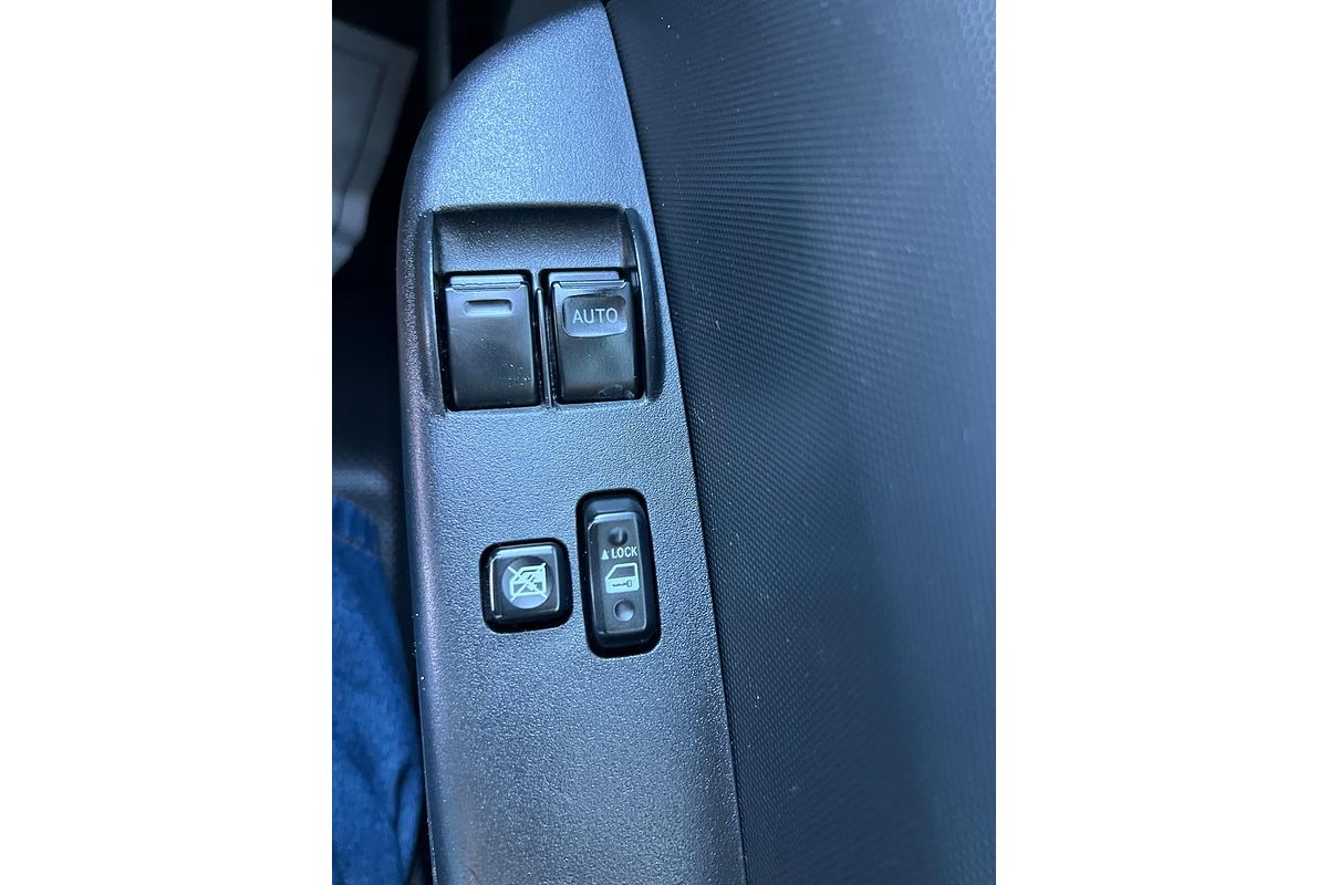 2011 Toyota Hiace Commuter KDH223R