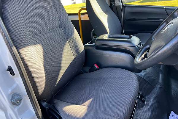 2011 Toyota Hiace Commuter KDH223R
