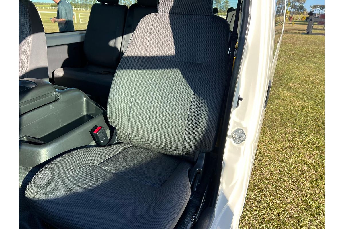 2011 Toyota Hiace Commuter KDH223R