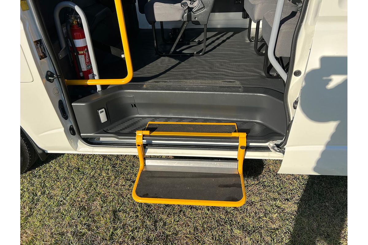 2011 Toyota Hiace Commuter KDH223R