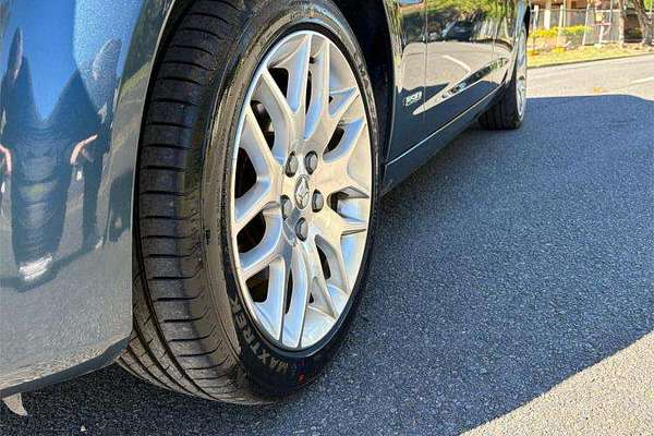 2010 Holden Commodore Omega VE