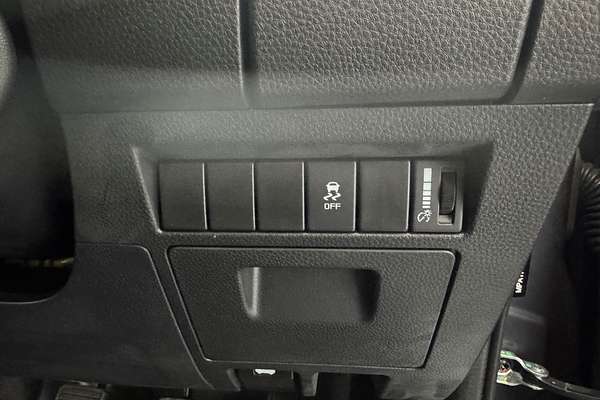 2025 Isuzu D-MAX SX High Ride Rear Wheel Drive