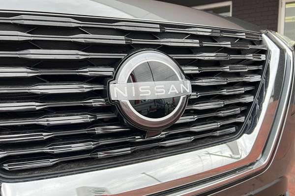 2025 Nissan X-TRAIL ST T33