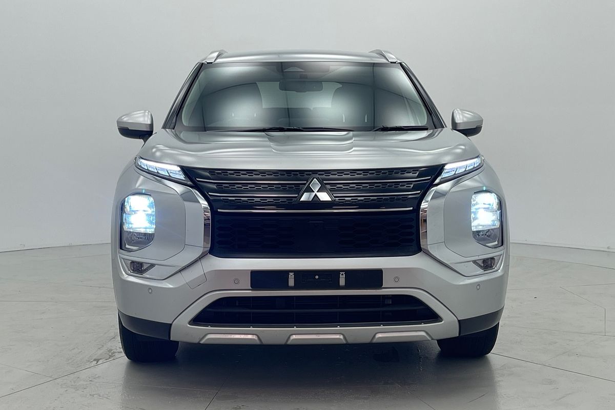 2023 Mitsubishi Outlander LS ZM
