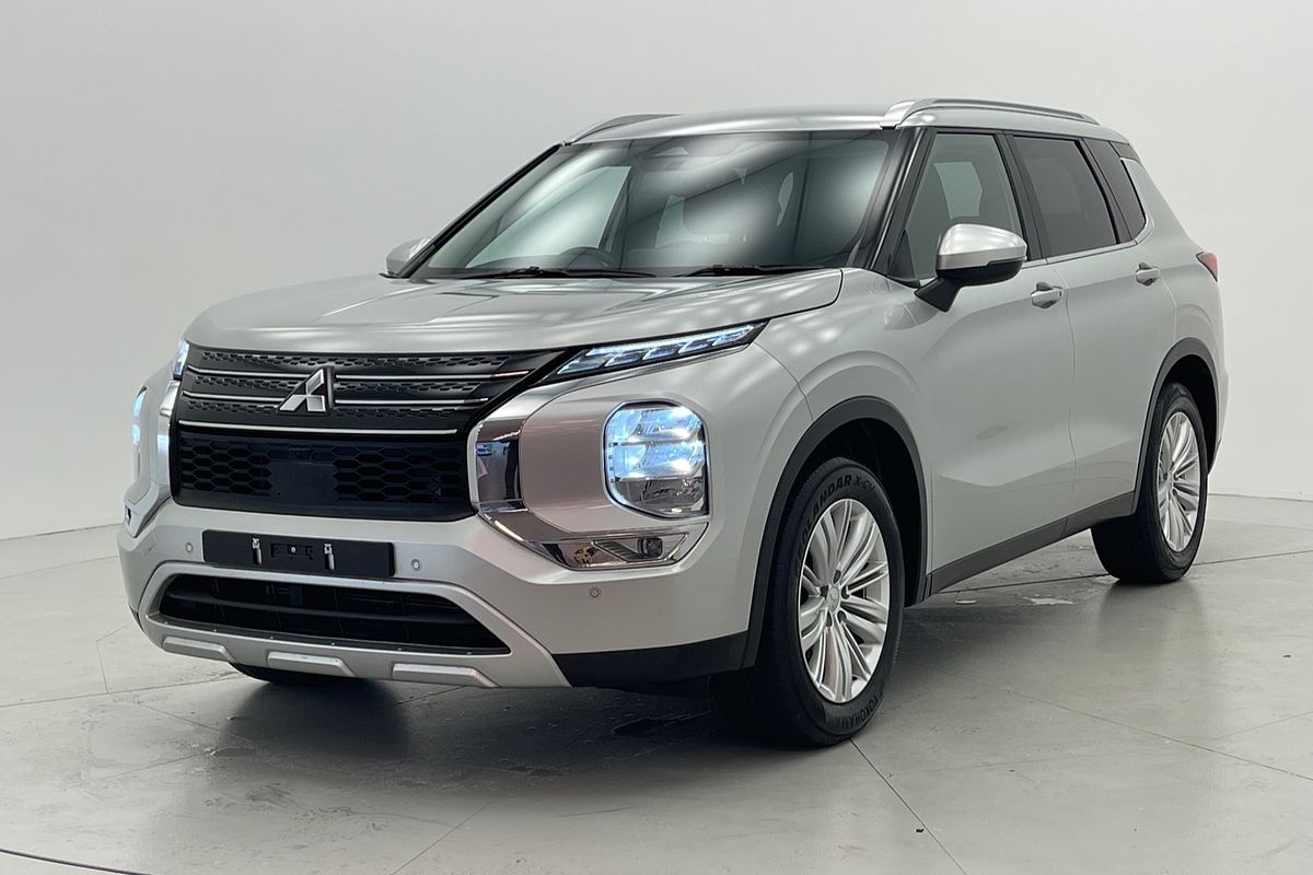 2023 Mitsubishi Outlander LS ZM