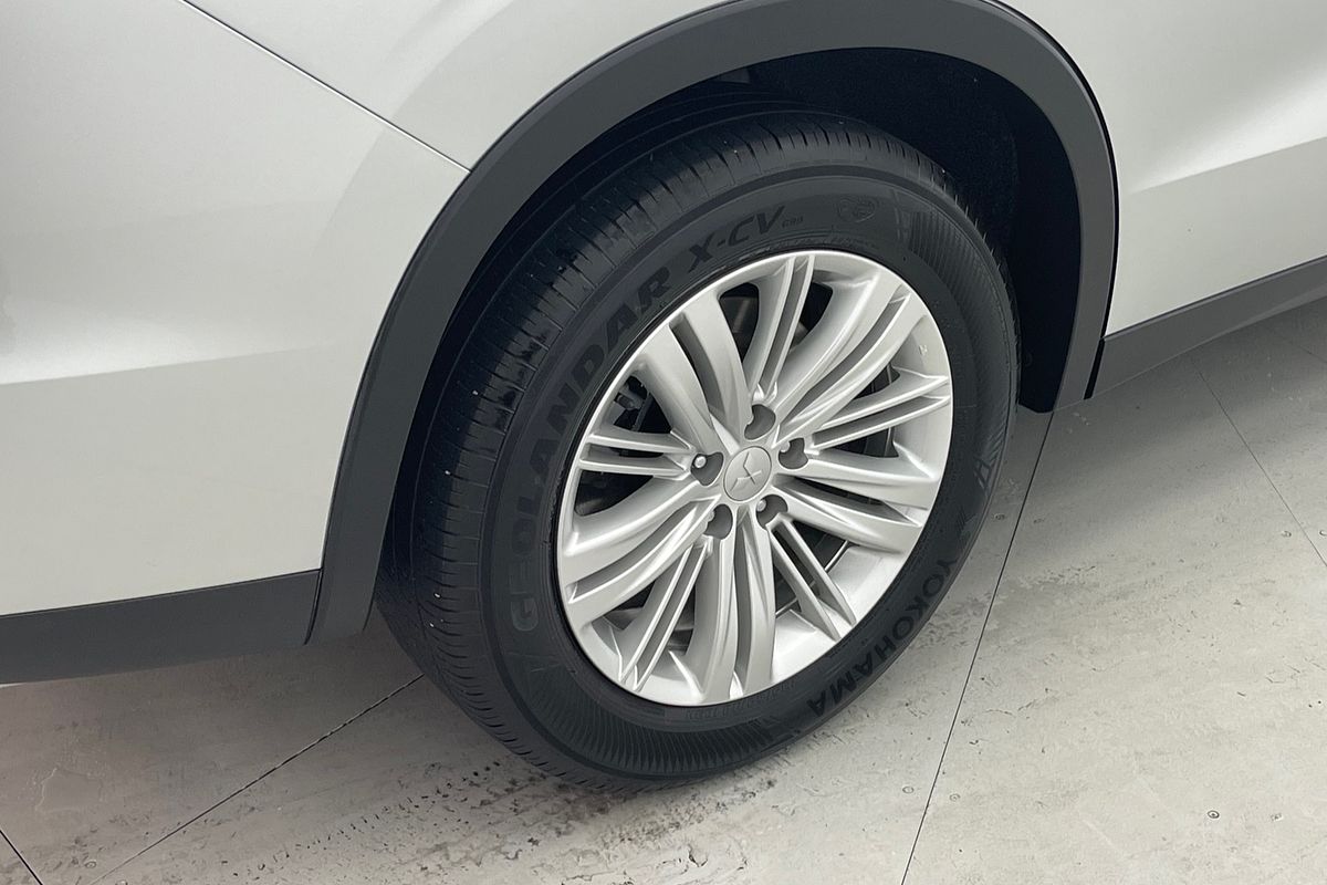2023 Mitsubishi Outlander LS ZM