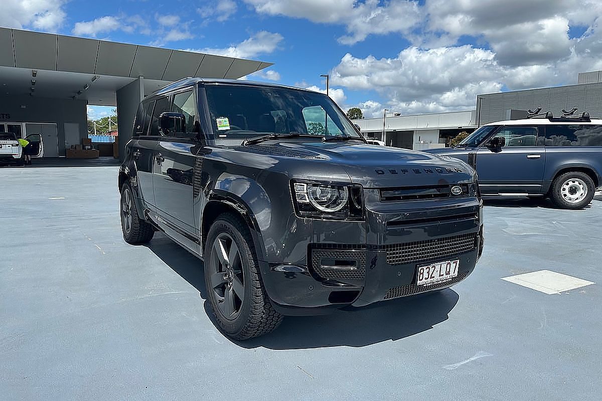 2024 Land Rover Defender 110 P400e X-Dynamic SE L663