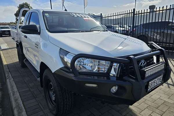 2018 Toyota Hilux SR GUN126R 4X4