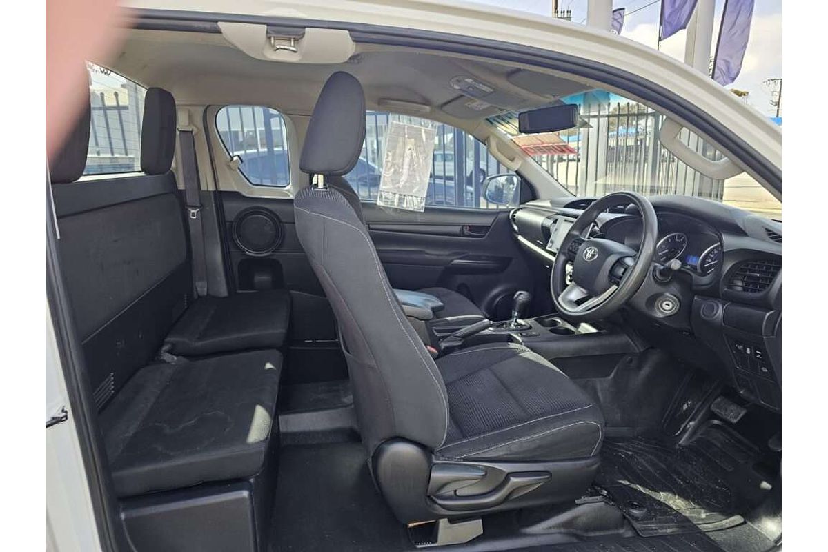 2018 Toyota Hilux SR GUN126R 4X4