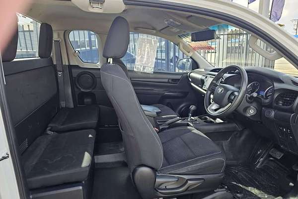 2018 Toyota Hilux SR GUN126R 4X4