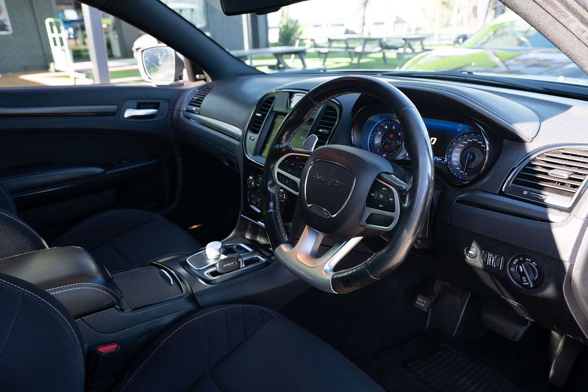 2020 Chrysler 300 SRT Core LX