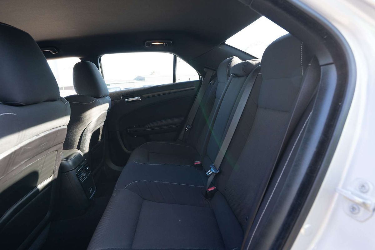 2020 Chrysler 300 SRT Core LX