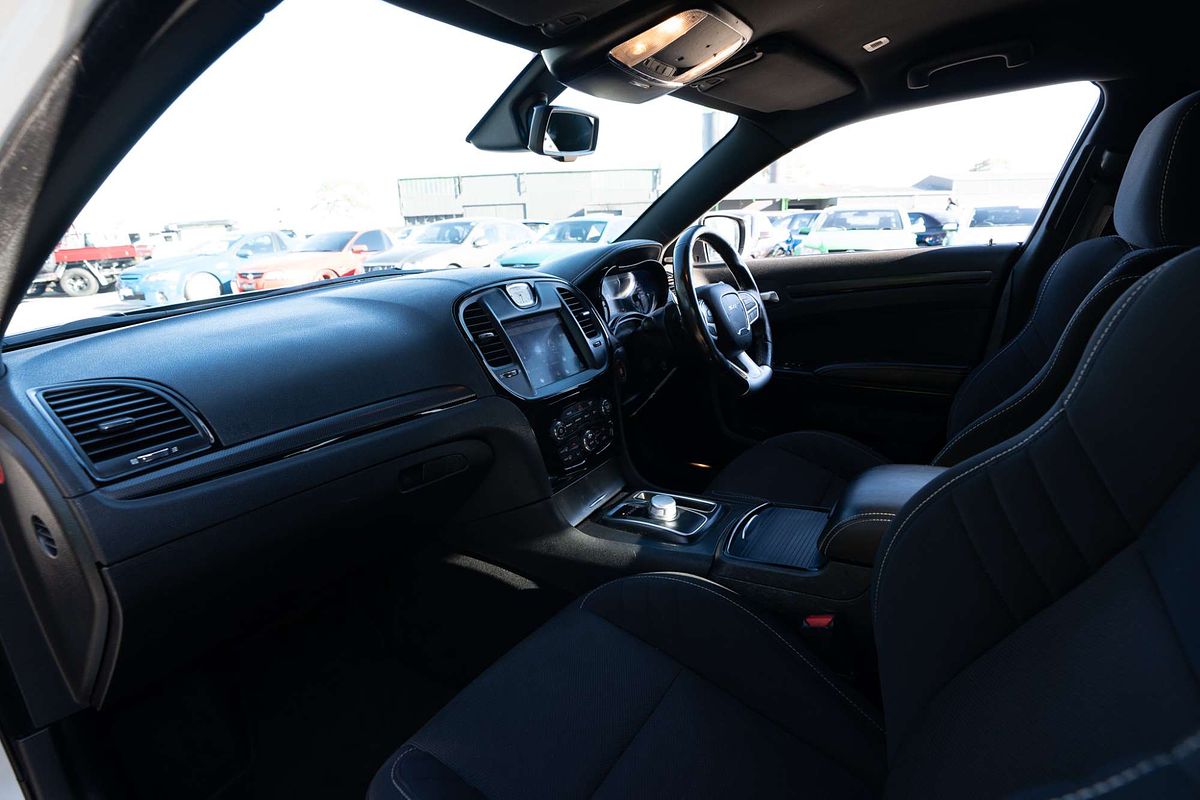 2020 Chrysler 300 SRT Core LX