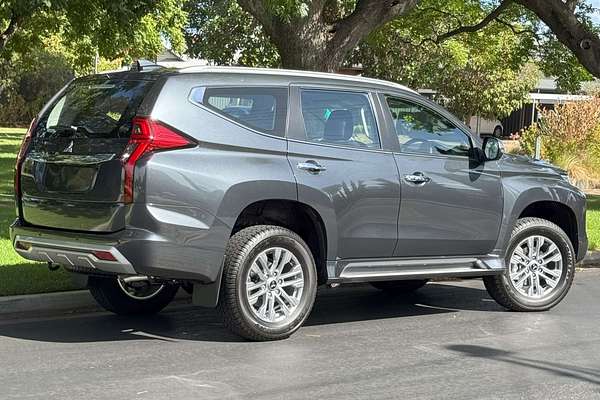 2024 Mitsubishi Pajero Sport GLX QF