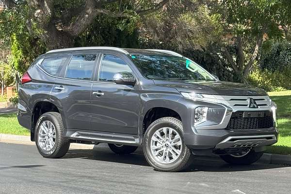 2024 Mitsubishi Pajero Sport GLX QF