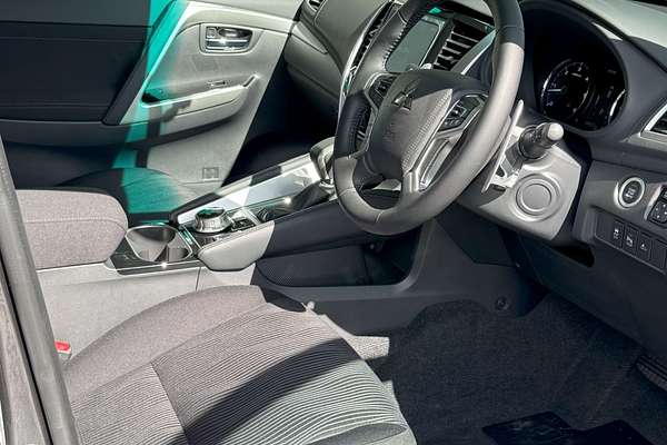 2024 Mitsubishi Pajero Sport GLX QF