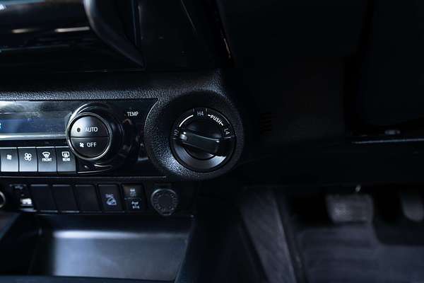 2022 Toyota Hilux SR5 GUN126R 4X4