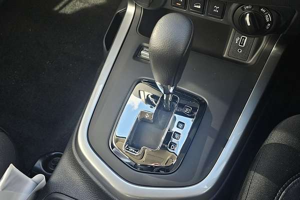 2024 Nissan Navara ST D23 4X4