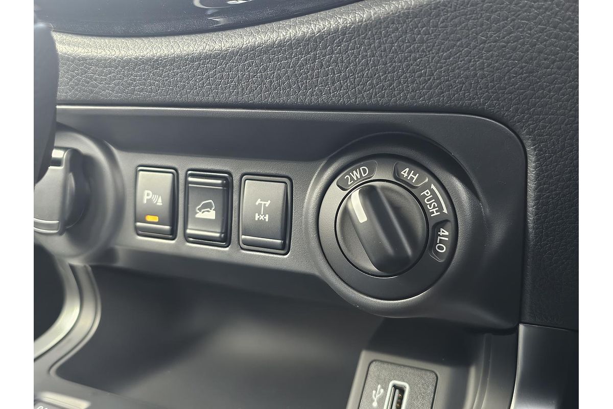 2024 Nissan Navara ST D23 4X4