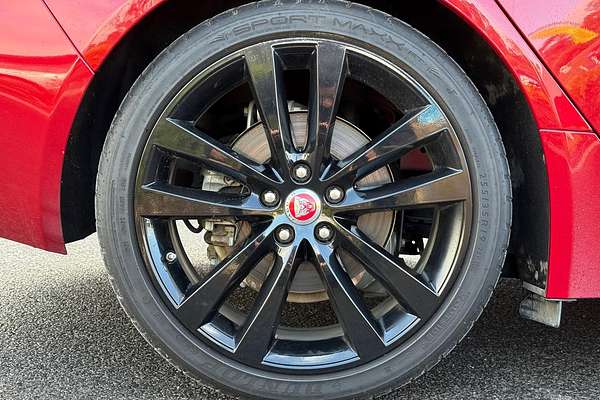2016 Jaguar XE 20d R-Sport X760