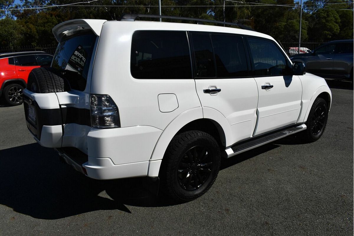 2015 Mitsubishi Pajero GLX NX