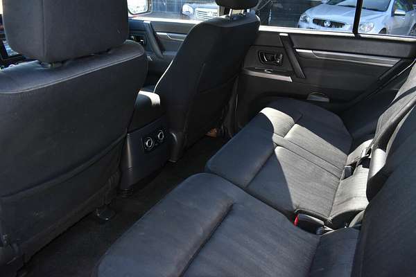 2015 Mitsubishi Pajero GLX NX