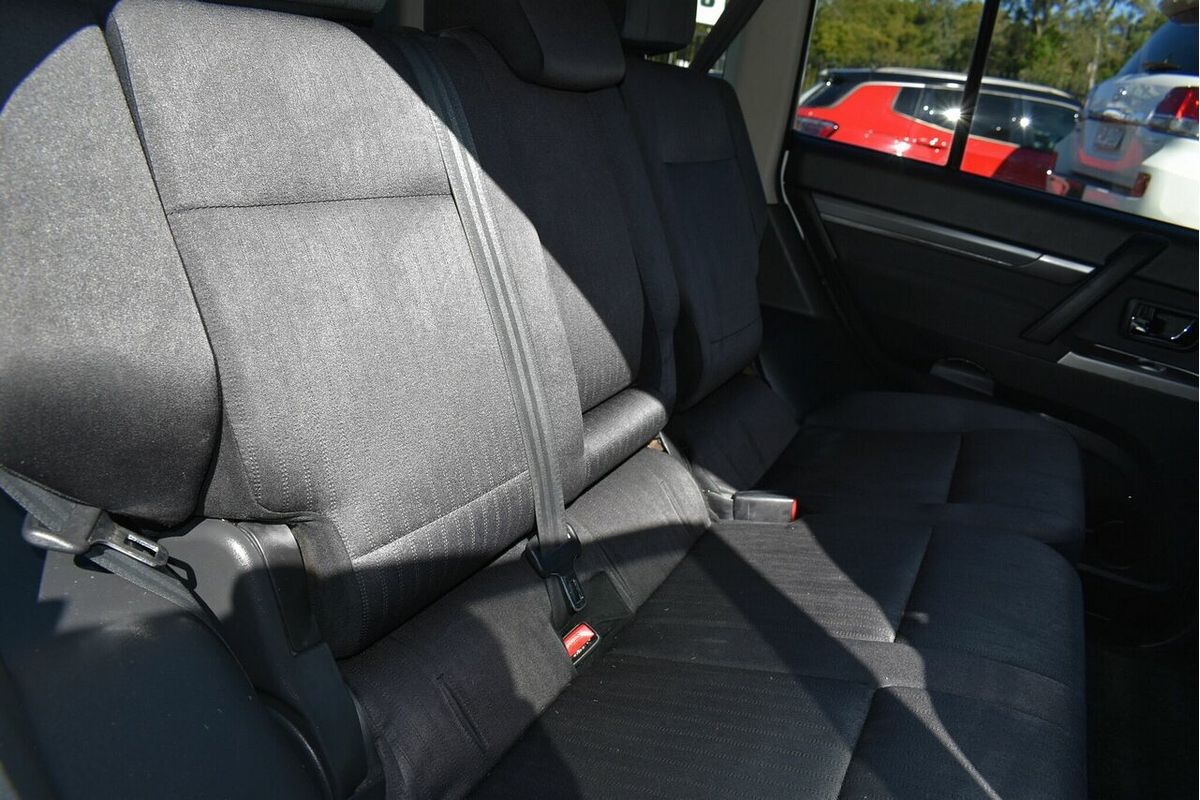 2015 Mitsubishi Pajero GLX NX