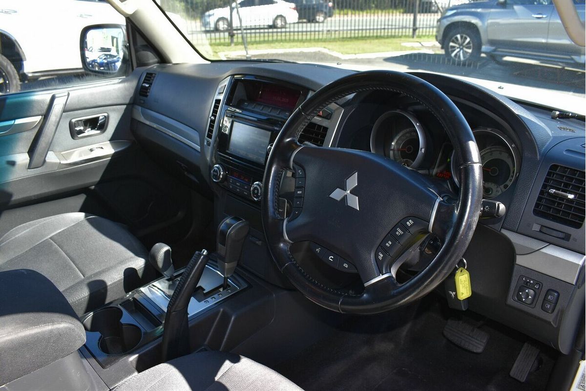 2015 Mitsubishi Pajero GLX NX