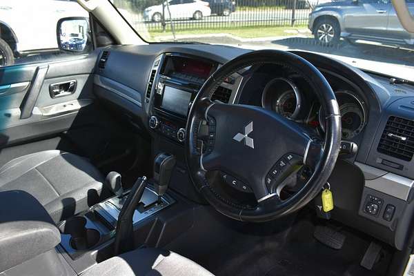 2015 Mitsubishi Pajero GLX NX