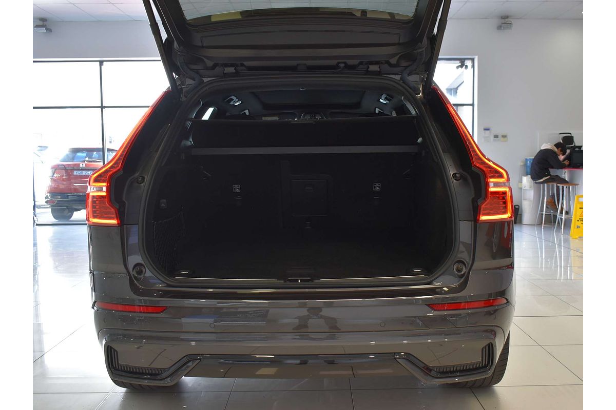 2021 Volvo XC60 B6 R-Design