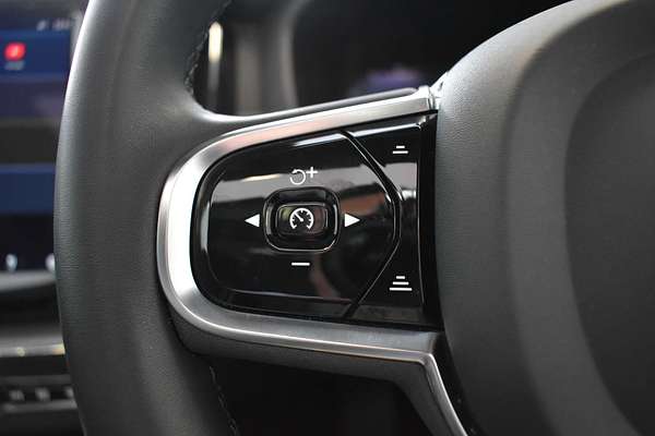 2021 Volvo XC60 B6 R-Design