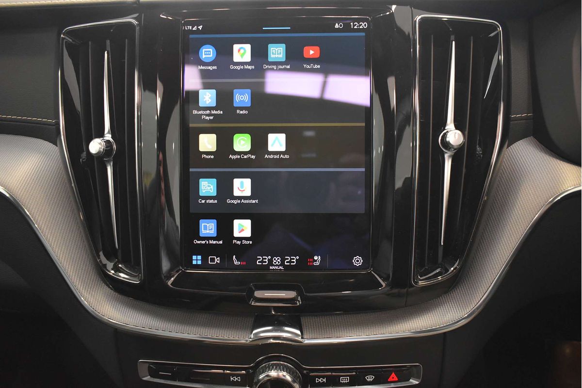 2021 Volvo XC60 B6 R-Design