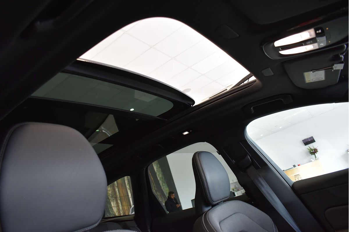 2021 Volvo XC60 B6 R-Design