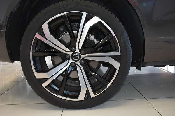 2021 Volvo XC60 B6 R-Design