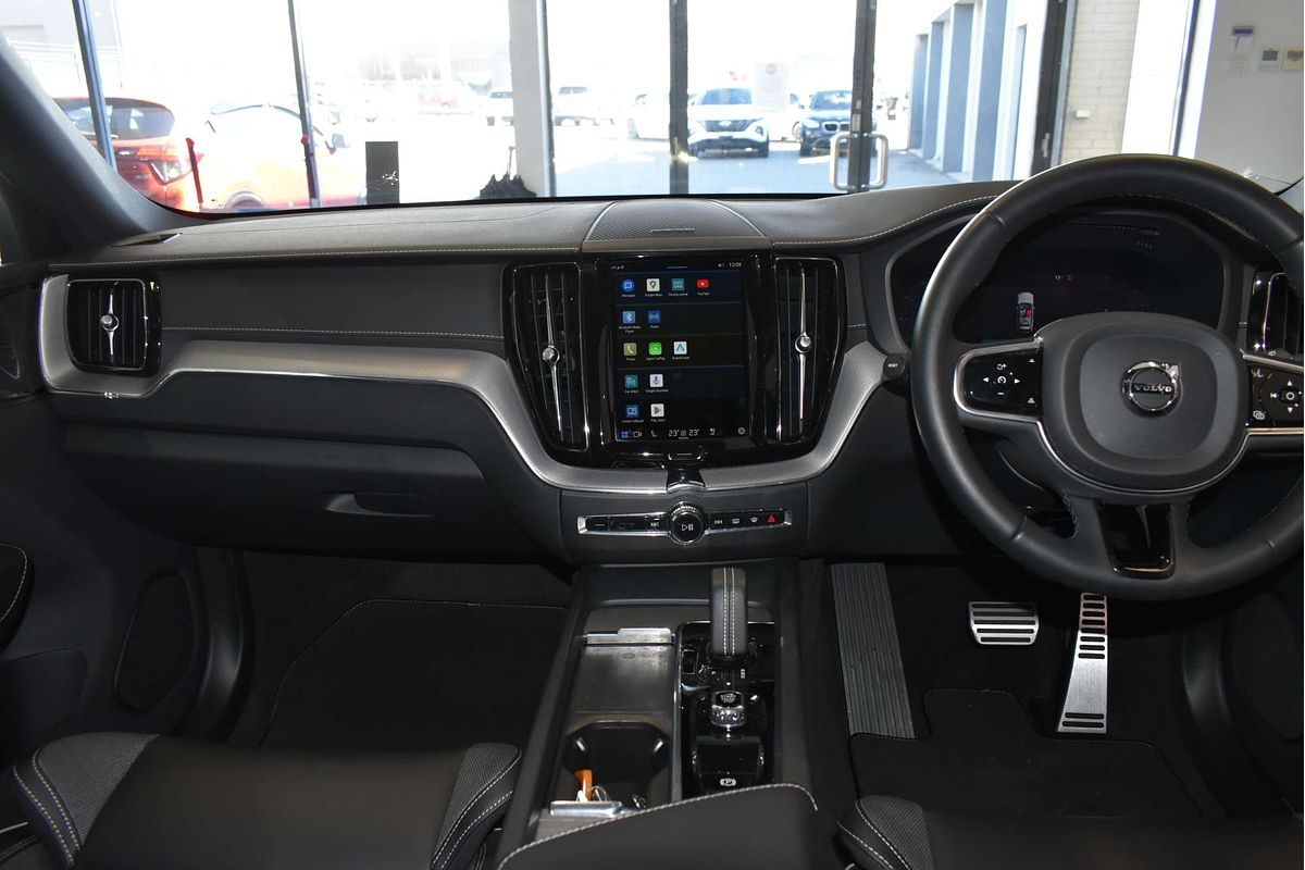 2021 Volvo XC60 B6 R-Design