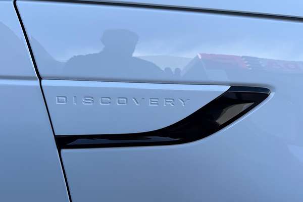 2024 Land Rover Discovery P360 Dynamic SE Series 5