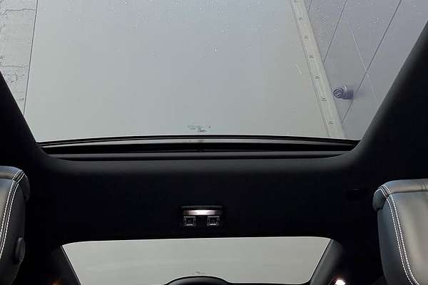 2024 Land Rover Discovery P360 Dynamic SE Series 5
