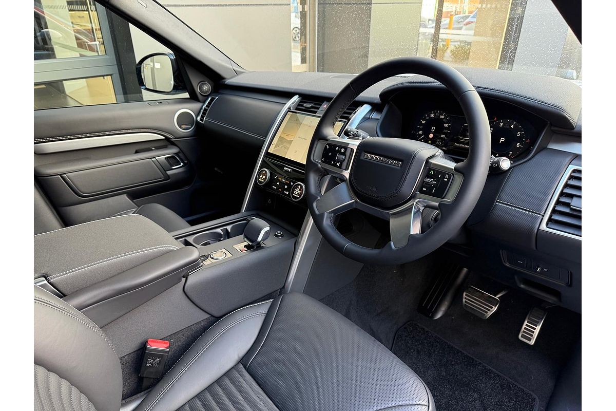 2024 Land Rover Discovery P360 Dynamic SE Series 5