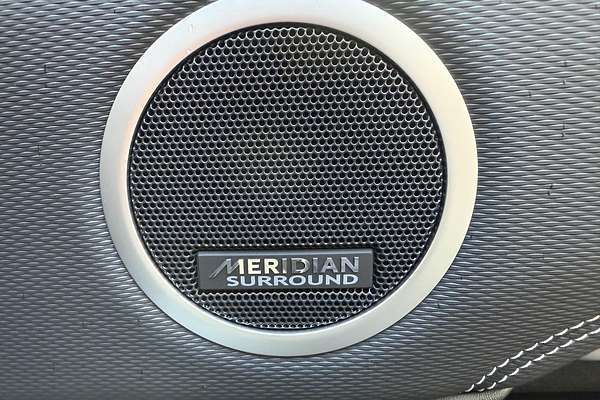 2024 Land Rover Discovery P360 Dynamic SE Series 5