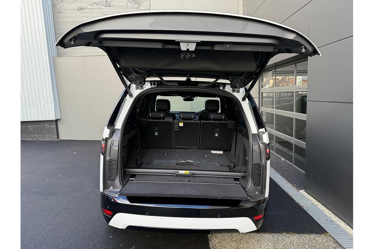 2024 Land Rover Discovery P360 Dynamic SE Series 5