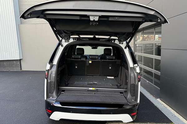 2024 Land Rover Discovery P360 Dynamic SE Series 5