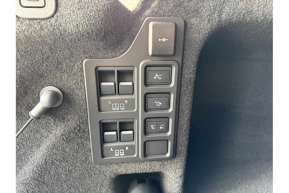 2024 Land Rover Discovery P360 Dynamic SE Series 5