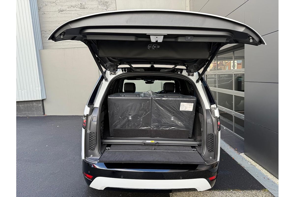 2024 Land Rover Discovery P360 Dynamic SE Series 5