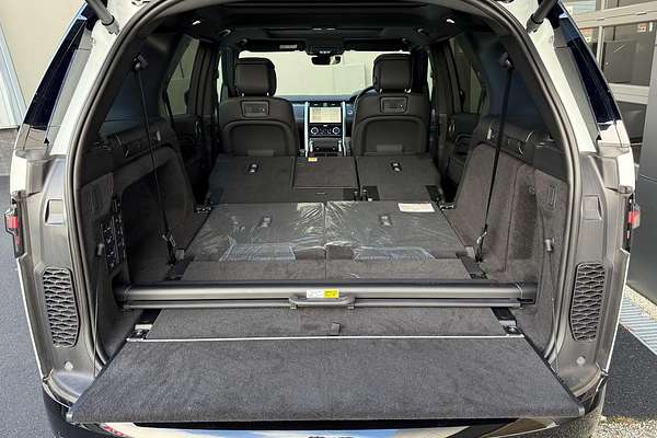 2024 Land Rover Discovery P360 Dynamic SE Series 5