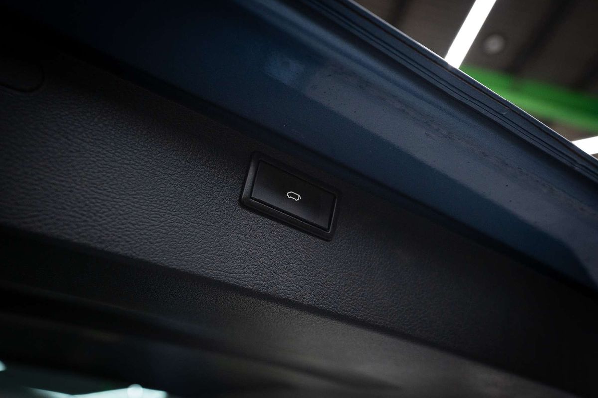 2019 Volkswagen Multivan TDI340 Black Edition T6 SWB