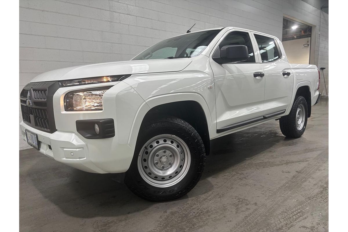 2024 Mitsubishi Triton GLX MV 4X4