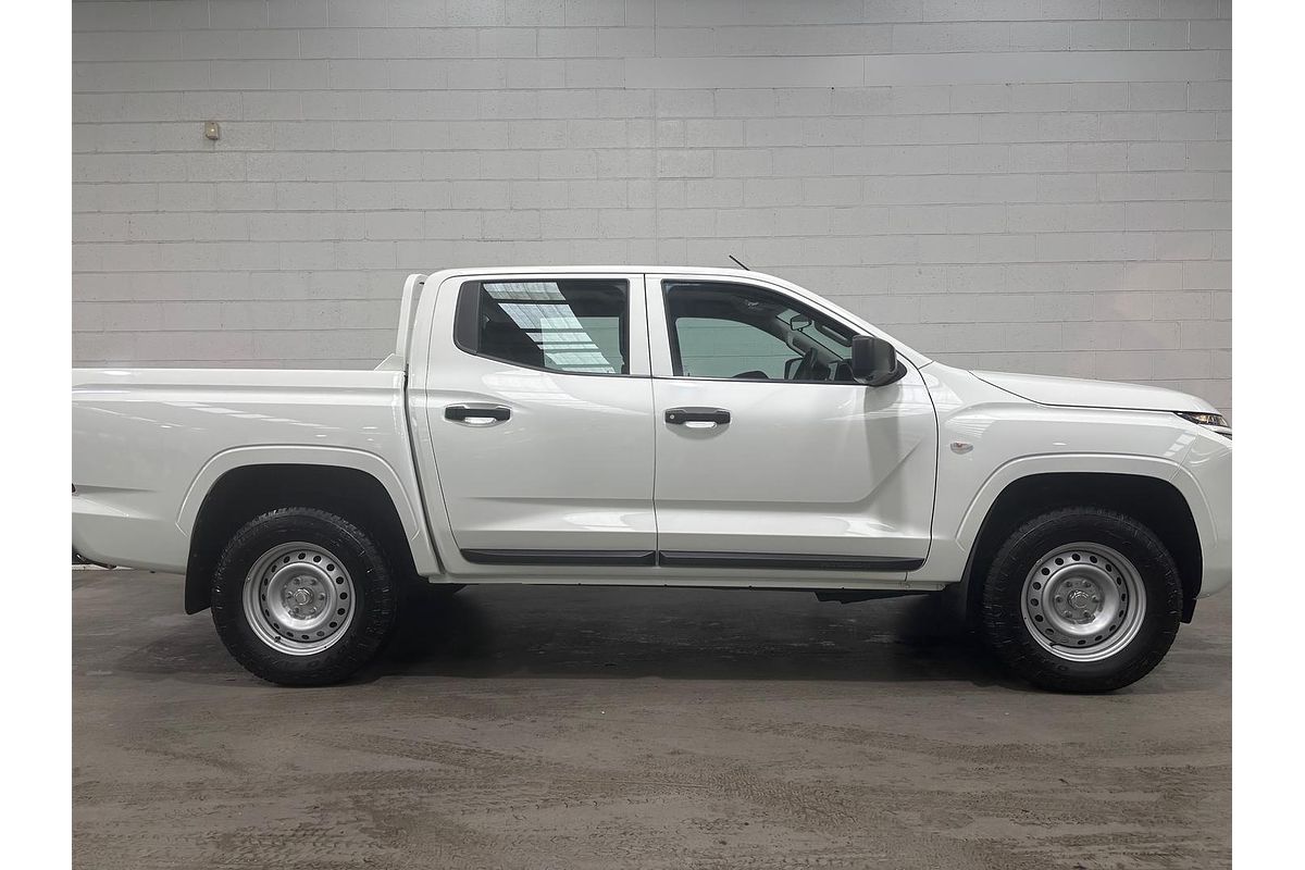 2024 Mitsubishi Triton GLX MV 4X4