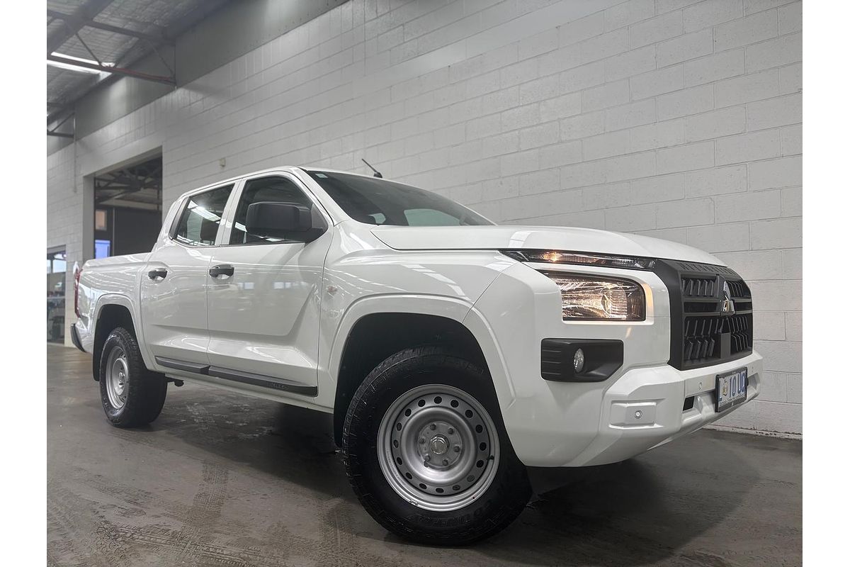 2024 Mitsubishi Triton GLX MV 4X4