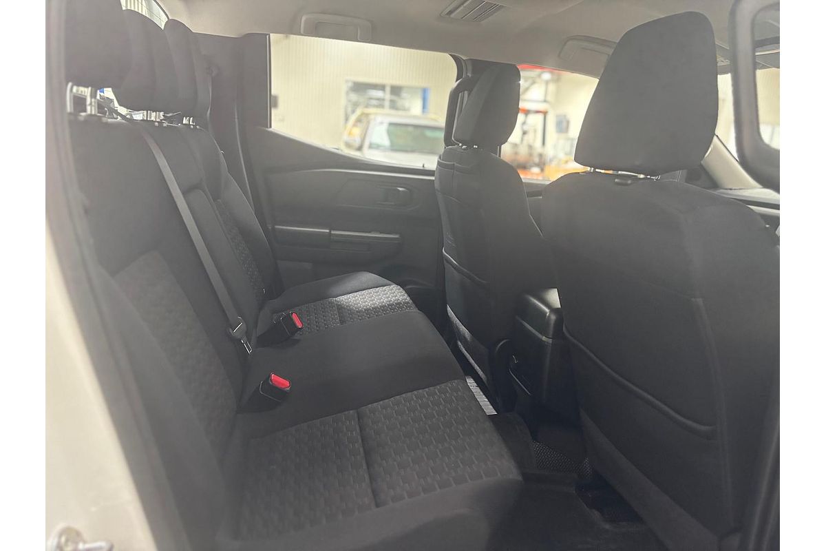 2024 Mitsubishi Triton GLX MV 4X4